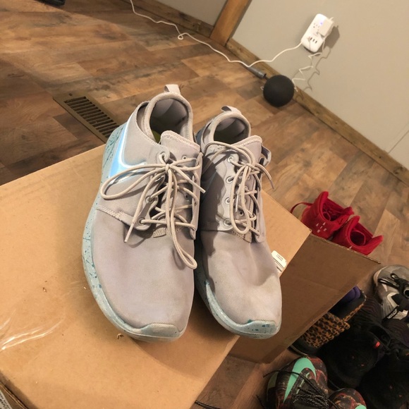 Custom/Rare Nike air Mag Roshes. Size 12 - Picture 2 of 3